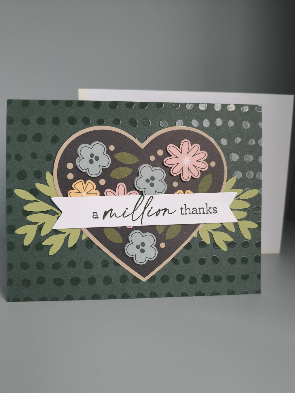 Wenskaart " a million thanks" met witte envelop