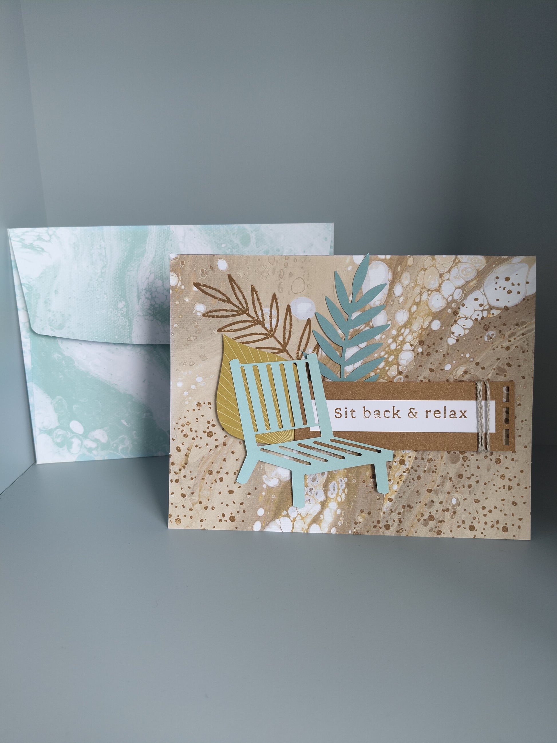 Wenskaart "sit back & relax"(stoel)