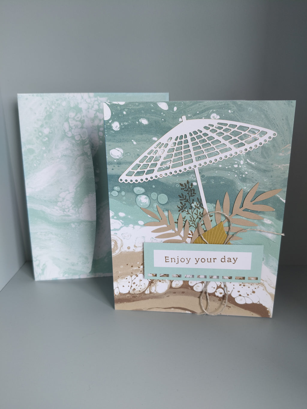 Wenskaart "enjoy your day" (parasol)